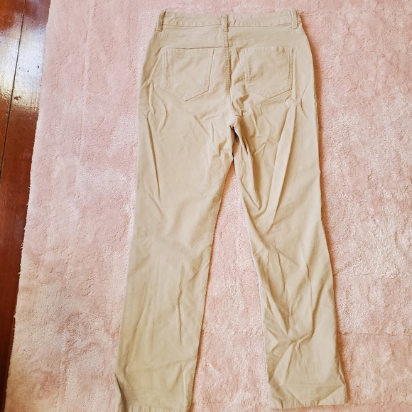 Gloria Vanderbilt Amanda Corduroy cream pants, size 10 Short, great condition - Picture 2 of 5